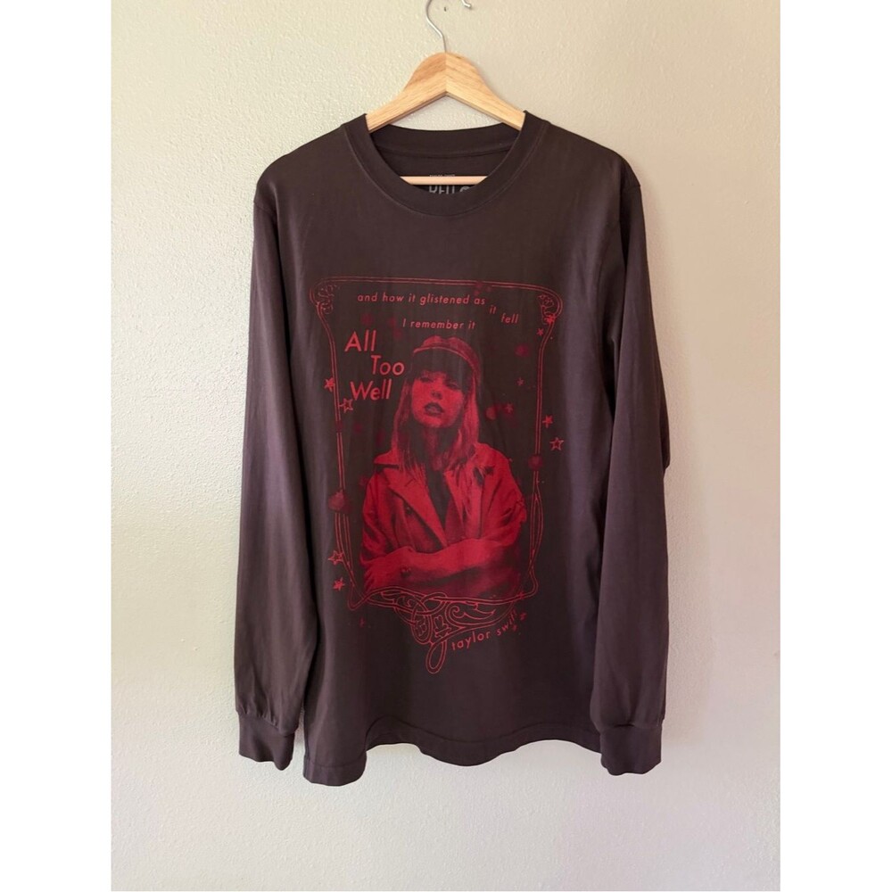 Taylor Swift Glistened As It Fell Long Sleeve Graphic Tee Dark Brown Red Print M